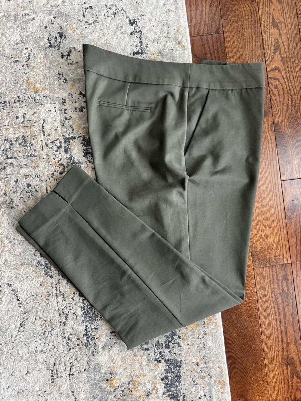 Warehouse Women’s Olive Cropped Dress Pants